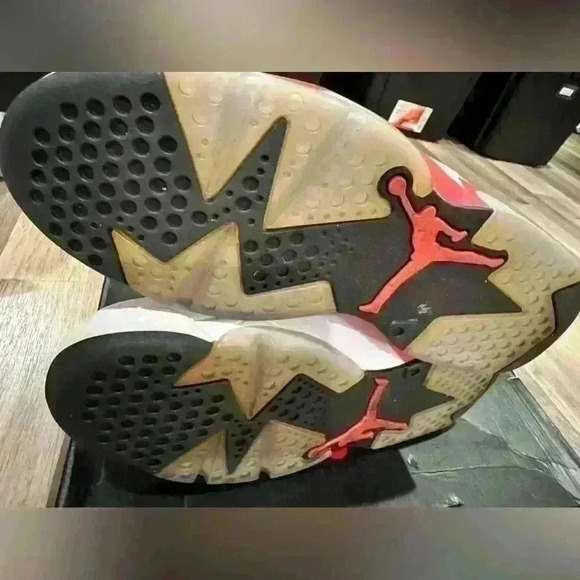 Air Jordan 6 Retro size 8 white infrared black with box preowned 100% authentic - Picture 7 of 7